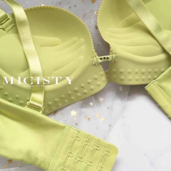 Bras and underpants - Picture 8 of 8